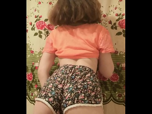 ❤️ Sexy junges Babe zieht ihre Shorts vor der Kamera aus ❤️ Sex video bei uns de.storestarbucks.top ❌