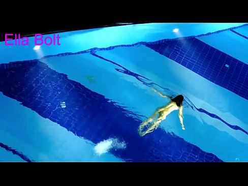 ❤️ Ich kann nicht aufhören zuzusehen, junge Blondine beim Nacktschwimmen im Pool des ELLA BOLT Resorts erwischt ❤️ Sex video bei uns de.storestarbucks.top ❌