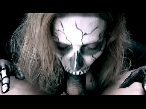 ❤️ Dämonenmädchen lutscht Schwanz mit ihrem schwarzen Mund und schluckt Sperma. ❤️ Sex video bei uns de.storestarbucks.top ❌