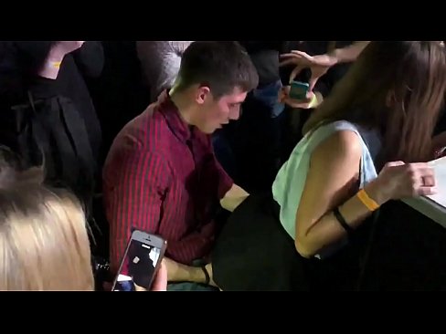 ❤️ Echter Sex in einem russischen Nachtclub. 18-jährige russische Mädchen in den Anus und Vagina gefickt in einem Nachtclub ❤️ Sex video bei uns de.storestarbucks.top ❌